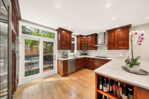 2721 Janssen Ave, Chicago IL  60614-1120 exterior