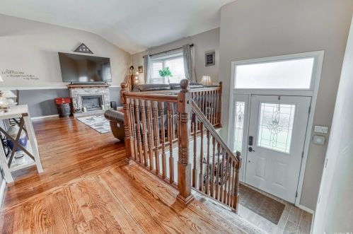 8 Linda Ln, Babylon NY exterior