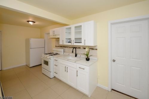 15 3 St, Paterson NJ 07506-1844 exterior