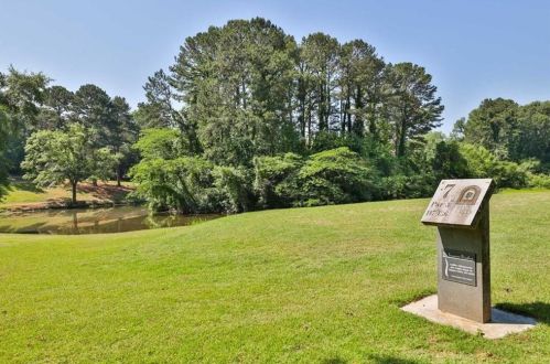 157 Lablanc Way, Atlanta GA 30327-1082 exterior