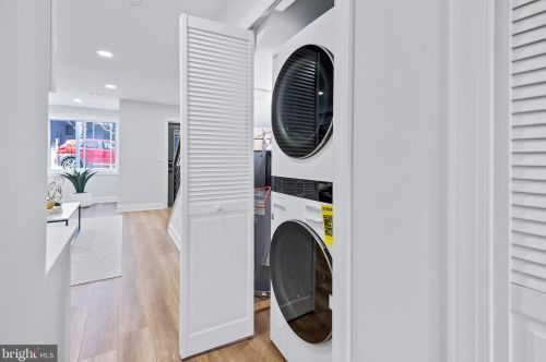 1551 4th St, Washington DC  20001-1905 exterior