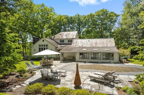 107 New Canaan Rd, Wilton CT 06897-3310 exterior