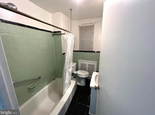 3028 21 St, Philadelphia PA 19146-4510 exterior