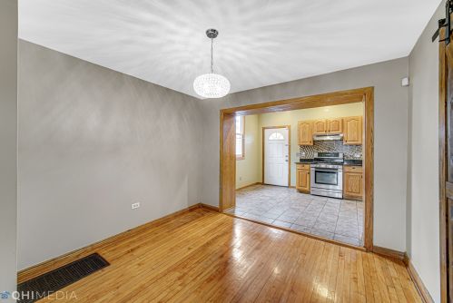 3244 Hamilton Ave, Chicago IL 60625-1403 exterior