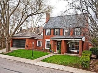 138 Yorkshire Dr, Pittsburgh, PA 15208-2641