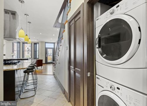 706 4th St, Washington DC  20003-4205 exterior