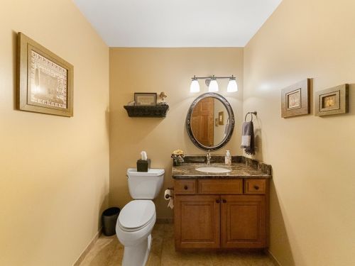 2117 Country Club Rd, Bull Valley, IL 60098-8011