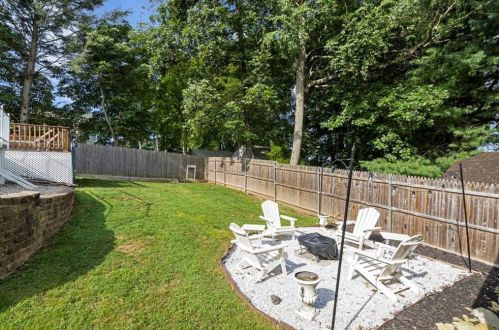 36 Mulberry Cir, Providence RI 02919-2534 exterior