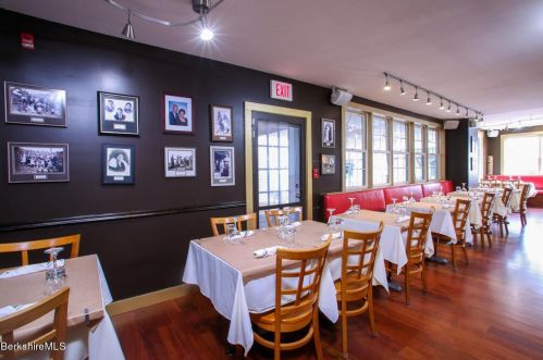 15 Franklin St, Lenox MA 01240-2304 exterior