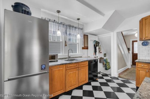 228 Myrtle Ave, Westfield NJ 07090-1516 exterior