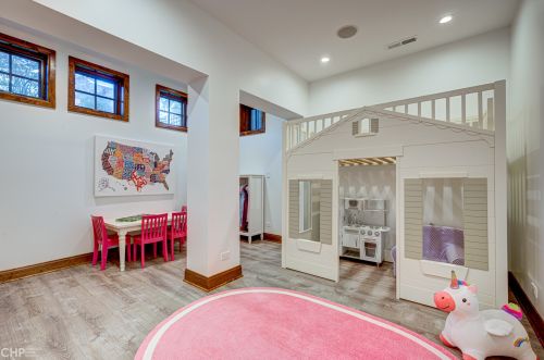 2732 Marshfield Ave, Chicago IL 60614-1016 exterior