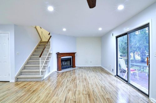 14 Marigold Ct, Edison NJ  08820-4310 exterior