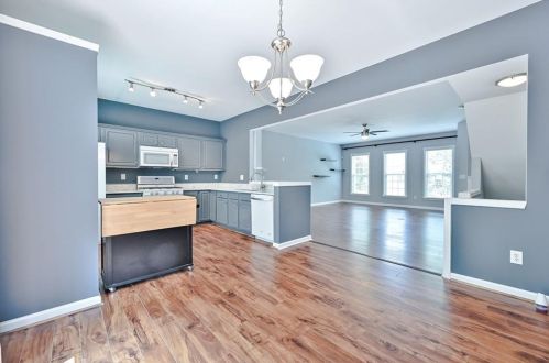 5150 Manerdale Dr, Atlanta GA exterior