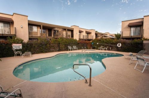 2228 Campbell Ave, Phoenix AZ 85015-4439 exterior