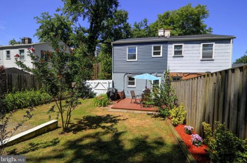 2331 Glendale Ter, Alexandria VA 22303-1907 exterior