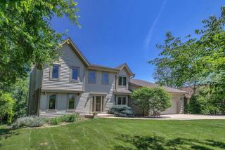 3770 River Ridge Blvd, Milwaukee, WI 53228-1068