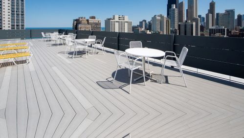 1300 Astor St, Chicago IL 60610-2139 exterior