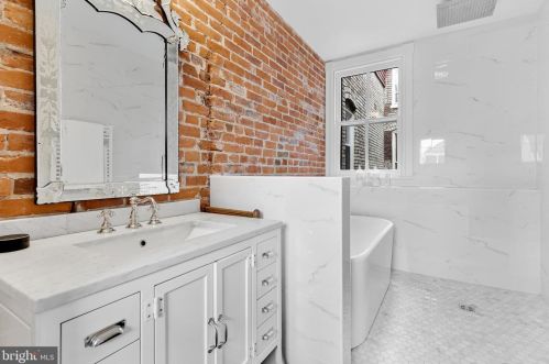 404 6 St, Washington DC 20003-2703 exterior