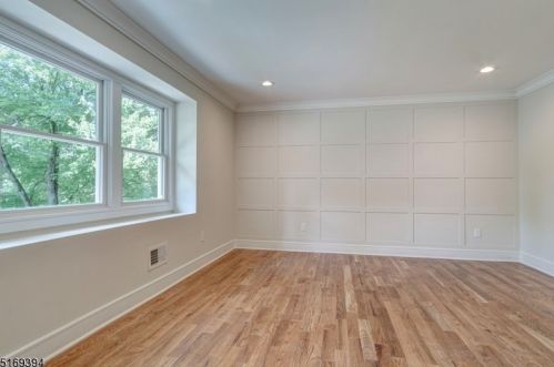 29 Hickory Pl, Livingston NJ  07039-3614 exterior