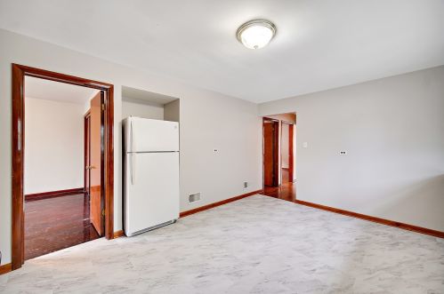 6201 Kilpatrick Ave, Chicago IL 60652-3050 exterior