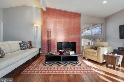 8708 Camden St, Alexandria VA 22308-2318 exterior