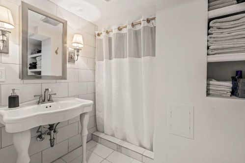 2854 Lefeber Ave, Milwaukee WI 53210-1142 exterior