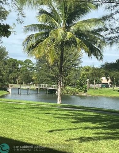 21900 Lake Forest Cir, Boca Raton FL  33433-3304 exterior