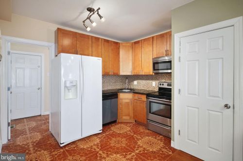 1223 19 St, Philadelphia PA 19121-0048 exterior