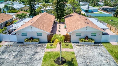 670 97 Ave, Naples FL 34108-2281 exterior