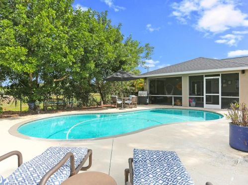 541 16 St, Naples FL 34117-9421 exterior