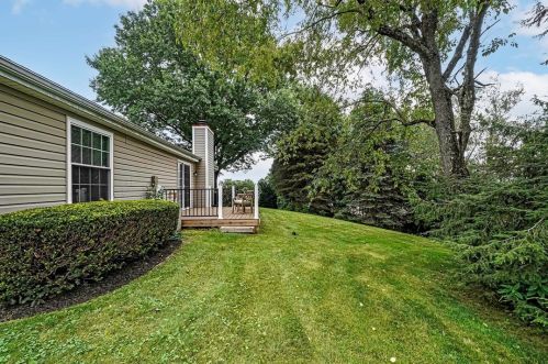 604 Meade Dr, Moon Twp PA 15108-9668 exterior