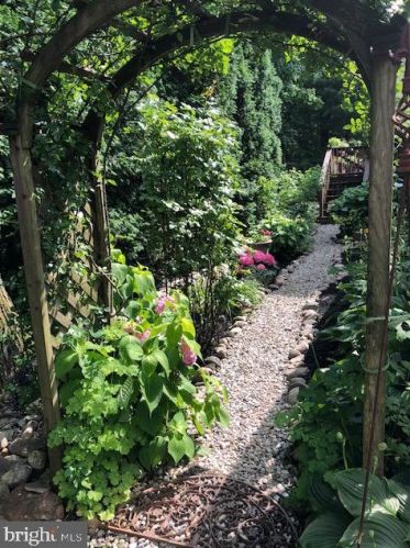 220 Park Pl, Media PA 19063-2045 exterior