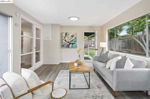 3213 Ida Dr, Concord CA  94519-2136 exterior