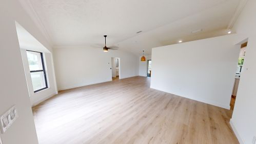 384 Kestor Dr, Fort Pierce FL  34953-5515 exterior