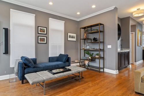 1800 Melrose St, Chicago IL  60657-2002 exterior