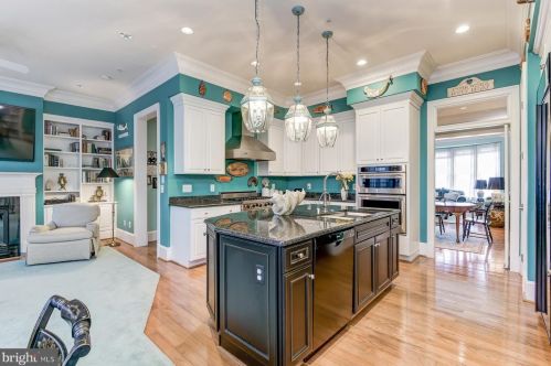 12561 Ansin Cir Dr, Rockville MD 20854-6912 exterior