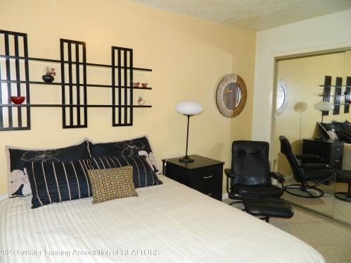 5912 Okemos Rd, Haslett MI 48840-9519 exterior