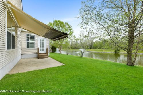 24 Cromwell Ln, Jackson Twp NJ 08527-4687 exterior