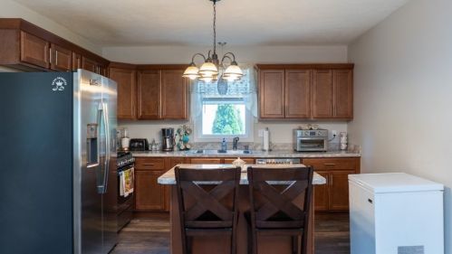 460 Chestnut St, Springfield, MA 01107-2008