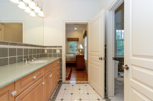 1 Park Rdg Ct, Chester NJ 07930-3016 exterior