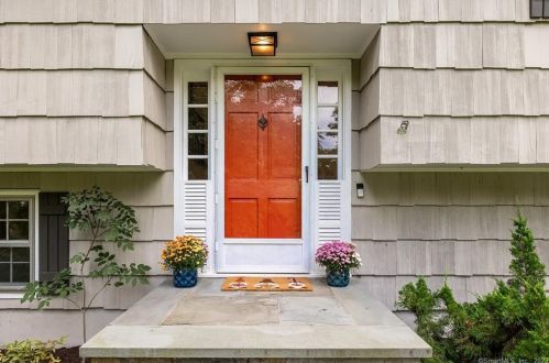 1 Hidden Lk Ct, Ridgefield CT 06877-2310 exterior