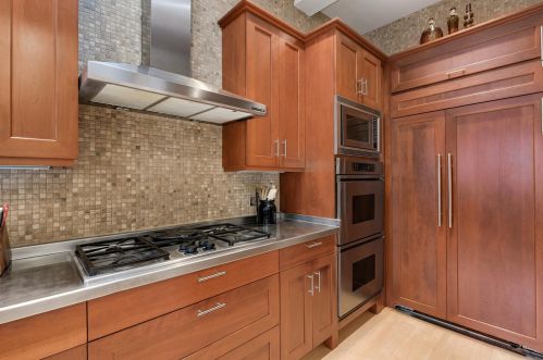 1048 Barry Ave, Chicago IL 60634-4610 exterior