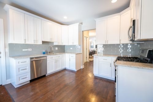 3322 Berteau Ave, Chicago IL 60618-2305 exterior