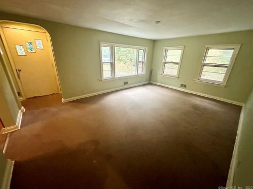 19 Kulas Ter, Seymour CT 06483-2715 exterior