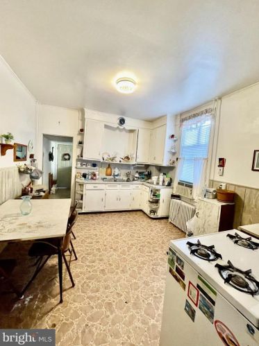 824 Spruce St, Trenton, NJ 08638-3942