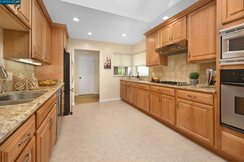 3972 Juniper Dr, Concord, CA 94519-1232