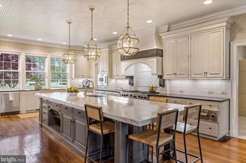 9000 Congressional Pkwy, Rockville MD  20854-4610 exterior