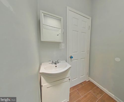 1422 Diamond St, Philadelphia PA 19122-1721 exterior