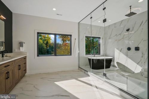 1520 Brookhaven Dr, Mc Lean VA  22101-4127 exterior