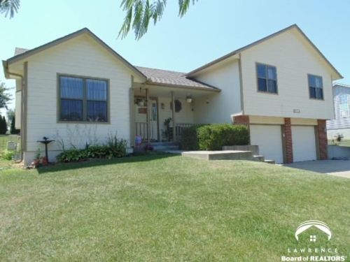 3943 Cherry Creek Dr, Topeka, KS 66618-2669